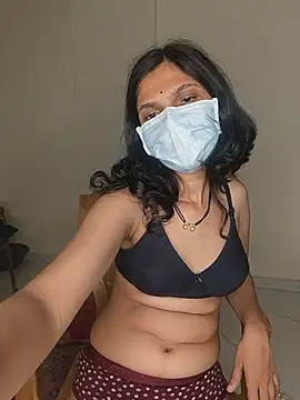 Shivani2002's Live XXX Chat