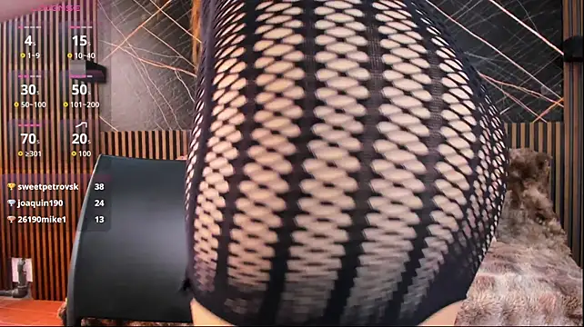 Holly_22 – Naživo XXX chat