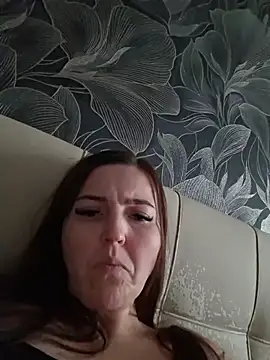 Chat XXX en directo de MilaMature