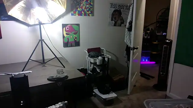 Triggerhappycj100 XXX чат на живо
