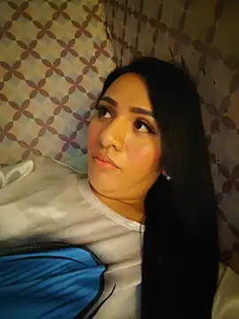 Yourbabyshane Adlı Modelin Canlı XXX Sohbeti