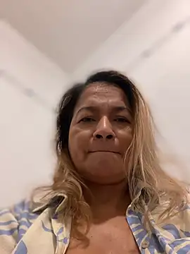 Jlo_69 – Naživo XXX chat