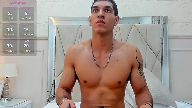 دردشة Adrien_Monteiro الجنسية المباشرة