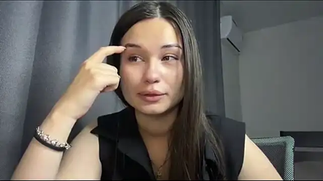 LuiseChhoun: απευθείας συνομιλία ΧΧΧ