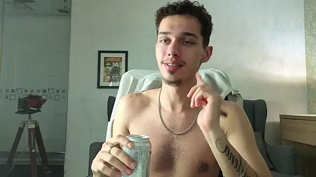 XXX chat uživo modela KaydenDrew