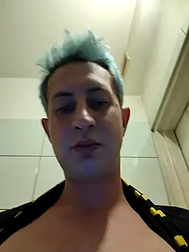 XXX chat uživo modela boytwink7