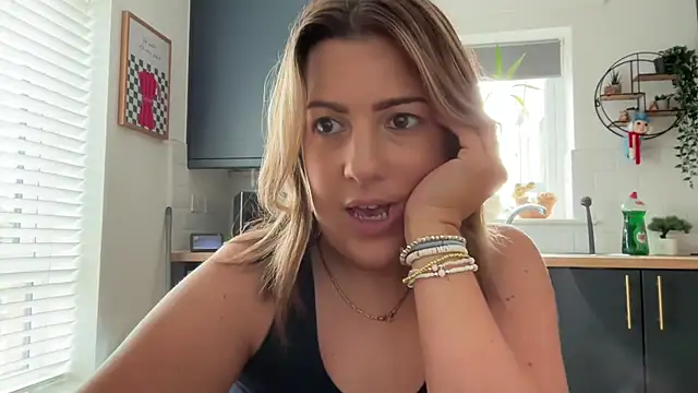 MsBelleWarick's Live XXX Chat