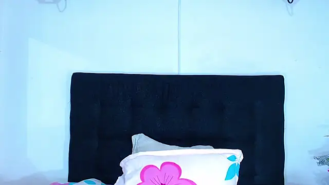 srta_luciana Adlı Modelin Canlı XXX Sohbeti
