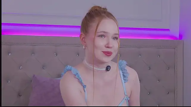 CarolineQuinn live XXX chat