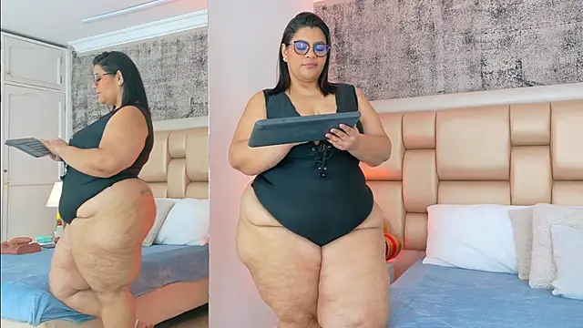 SelennaCooper XXX чат на живо