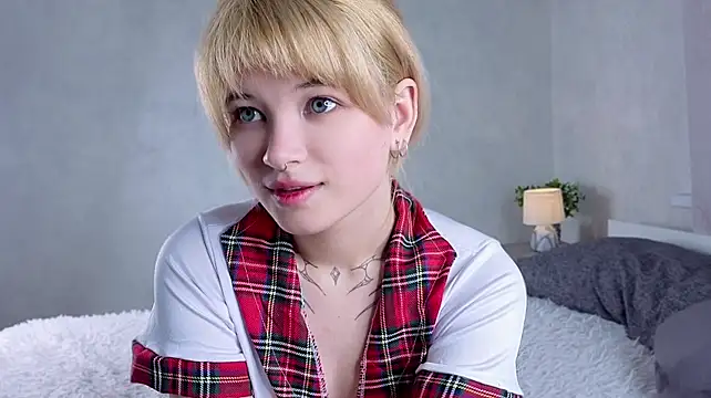 AlesiaPeasel Chat XXX in diretta