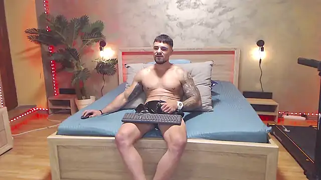 XXX chat uživo modela Tiberius_hunk