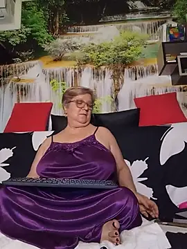 צ'אט XXX בשידור חי של QueenPammy1