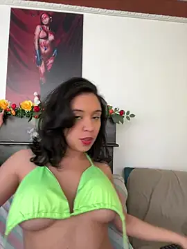 Esmerald_1111's Live XXX Chat
