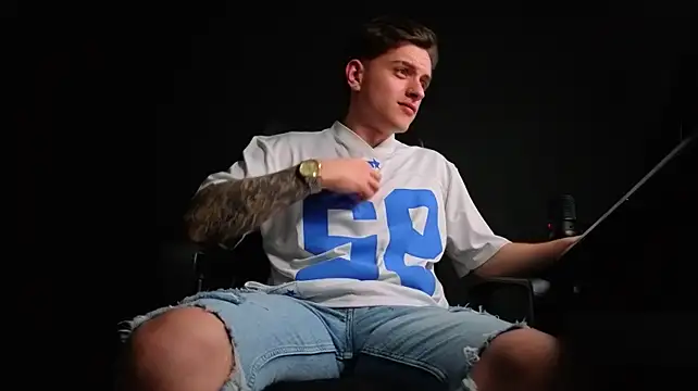 FelixStarkk Live XXX Chat