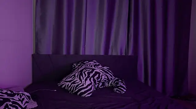 دردشة DollAndBeast الجنسية المباشرة