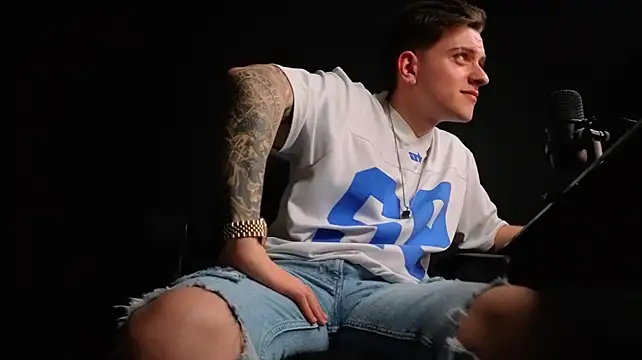 FelixStarkk's Live XXX Chat