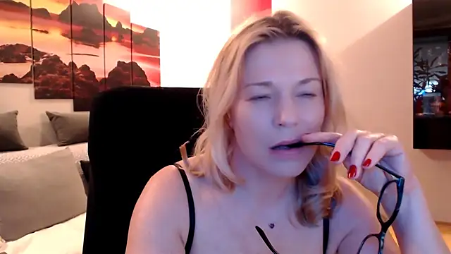 love-bionda – Live XXX-chat