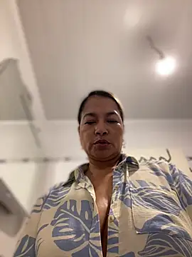 XXX chat uživo modela Jlo_69