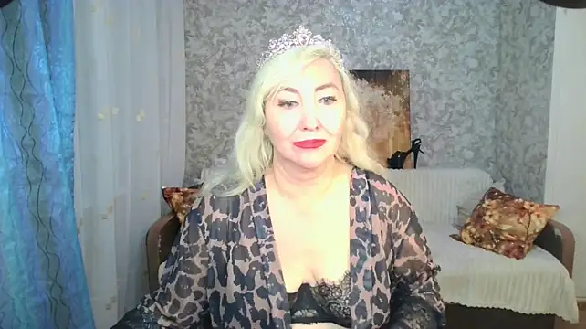 دردشة LadyKriss الجنسية المباشرة