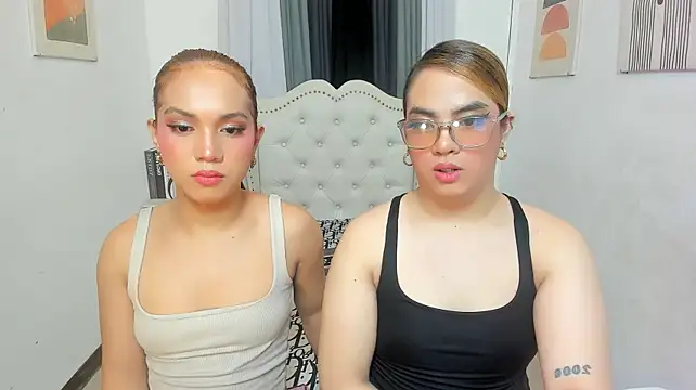 Онлайн чат XXX ElaraDeLuca