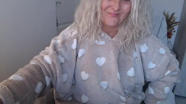 XXX chat uživo modela Divineblond
