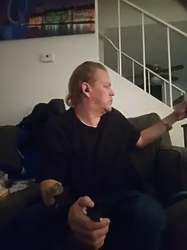 yourMasterisBoredn Live XXX chat