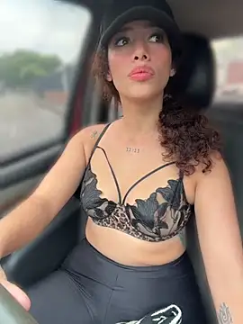 Онлайн чат XXX roxyrougee