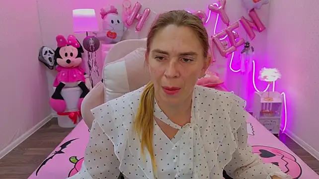TessaDaybreak Chat XXX in diretta
