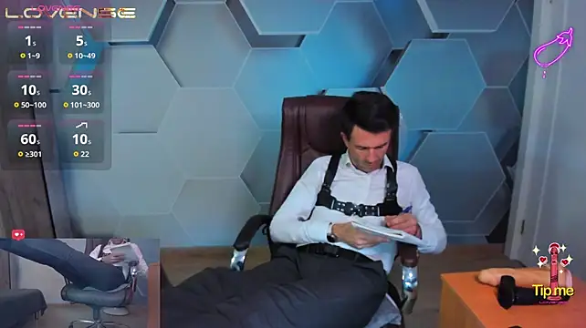 XXX chat uživo modela SteveTiger