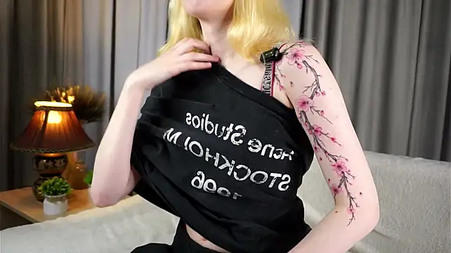 JuanaElden XXX чат на живо