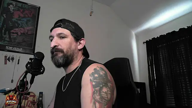 XXX chat uživo modela DevilPup75_