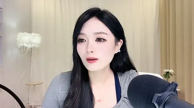 LiLy0608's Live XXX Chat