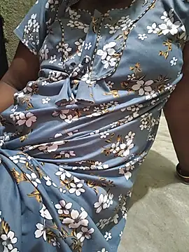 Tamilselviroja- Adlı Modelin Canlı XXX Sohbeti