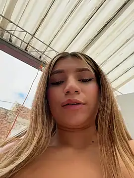 Issa_pink18 Adlı Modelin Canlı XXX Sohbeti