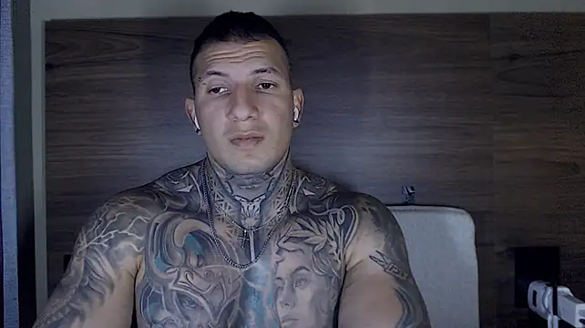 XXX chat uživo modela Shane_Clay