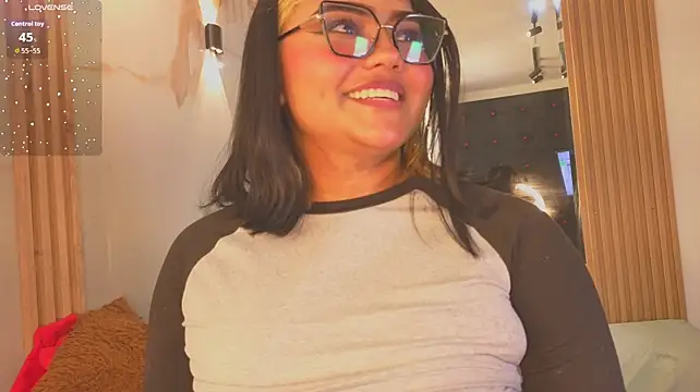 XXX chat uživo modela Cherry_lovee