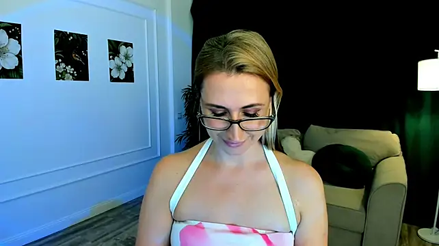 PassionGlow's Live XXX Chat