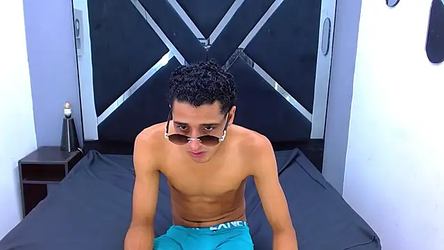Maximo_Juli's Live XXX Chat