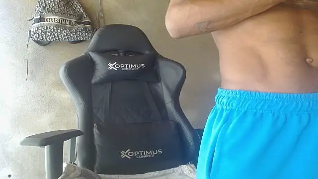 Chat XXX ao vivo de Larry-n-clouds