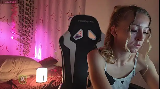 space_danger Adlı Modelin Canlı XXX Sohbeti