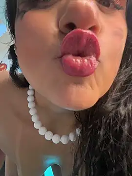 دردشة AngelinaDuvall الجنسية المباشرة