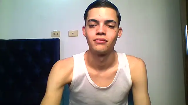 Latinos_2001 Live XXX-Chat