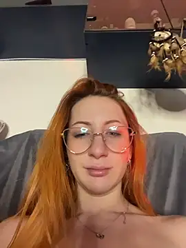DaddysLittleSlutfox – Naživo XXX chat
