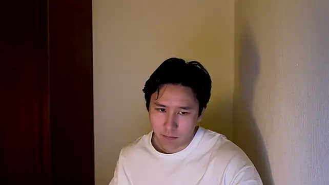 alo010のライブXXXチャット