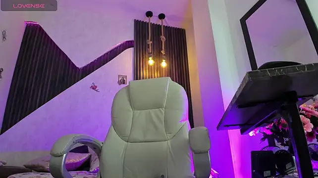 Mia_Dreaam live XXX chat