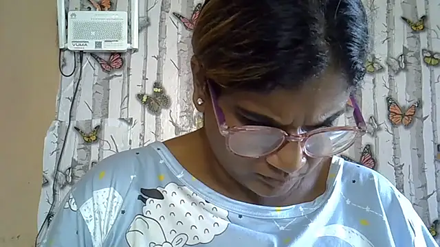indianstrawberrylips4u – Naživo XXX chat