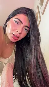 Mia_222 – Naživo XXX chat