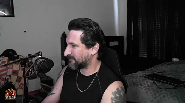 DevilPup75_ লাইভ XXX চ্যাট