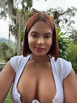 Irina_Velvett Adlı Modelin Canlı XXX Sohbeti